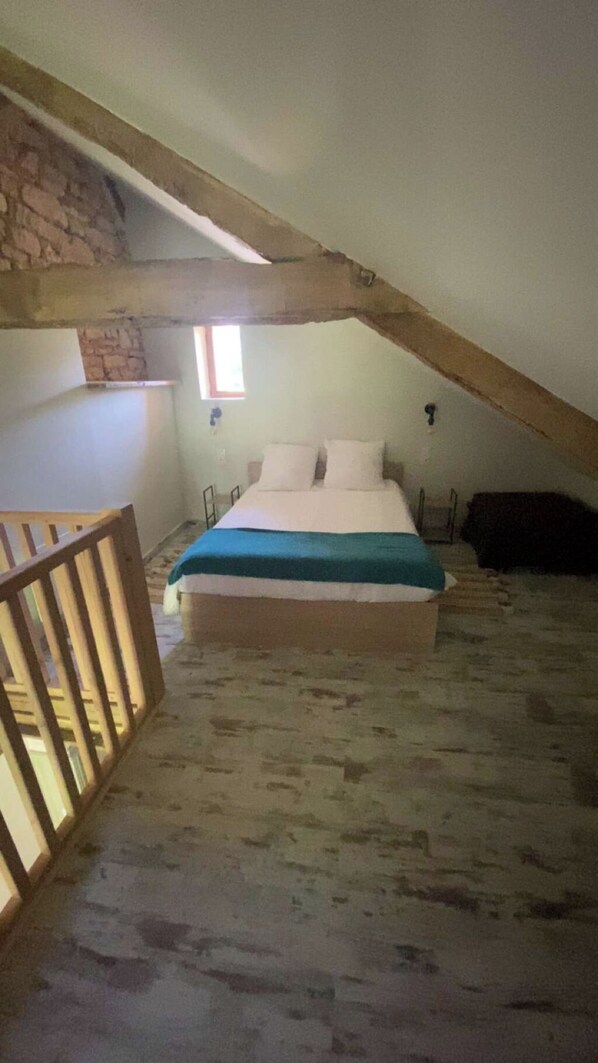 WiFi, bed sheets