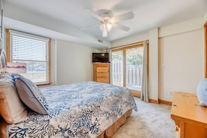 5 bedrooms, iron/ironing board, free WiFi, bed sheets