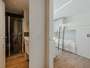 3 bedrooms, travel cot, free WiFi