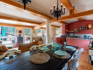 تناول الطعام