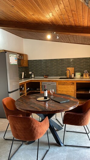 Kühlschrank, Ofen, Herdplatte, Geschirrspüler