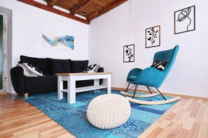 TV - Holiday Home Tranquilla with heated pool (Blato)