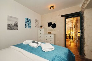 1 bedroom, iron/ironing board, free WiFi, bed sheets