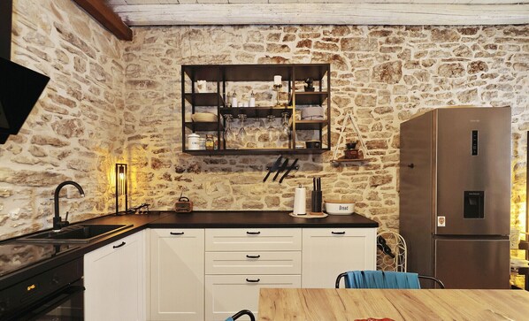 Fridge, microwave, oven, dishwasher