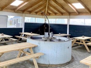 Rumah | Tempat makan outdoor