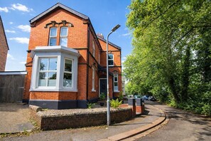 Exterior - A cottage that sleeps 8 guests in 4 bedrooms (Carlisle)