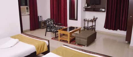 5 quartos, escrivaninha, Wi-Fi de cortesia, roupa de cama