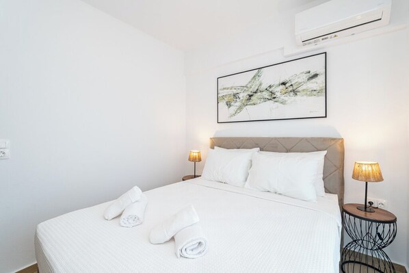 Cortinas blackout, tabla de planchar con plancha y wifi gratis 