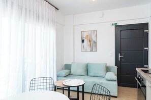 Classic Apartment, Pool View | Living area