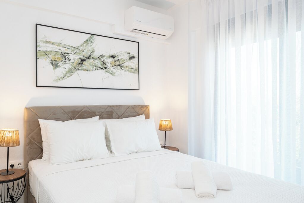 Classic-huoneisto, näköala uima-altaalle | Pimennysverhot, silitysrauta/-lauta, ilmainen Wi-Fi