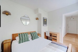 Apartment | 1 Schlafzimmer, laptopgeeigneter Arbeitsplatz, Bügeleisen/Bügelbrett