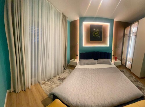 city center 1-bedroom apartment with WiFi and AC in delightful Shkodër