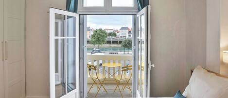 3 عدّة غرف نوم ومكتب ومكواة/لوح كي وواي فاي