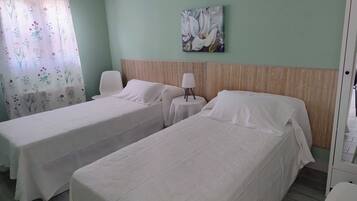 6 bedrooms, iron/ironing board, free WiFi, bed sheets