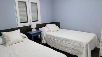 6 slaapkamers, een strijkplank/strijkijzer, gratis wifi, beddengoed