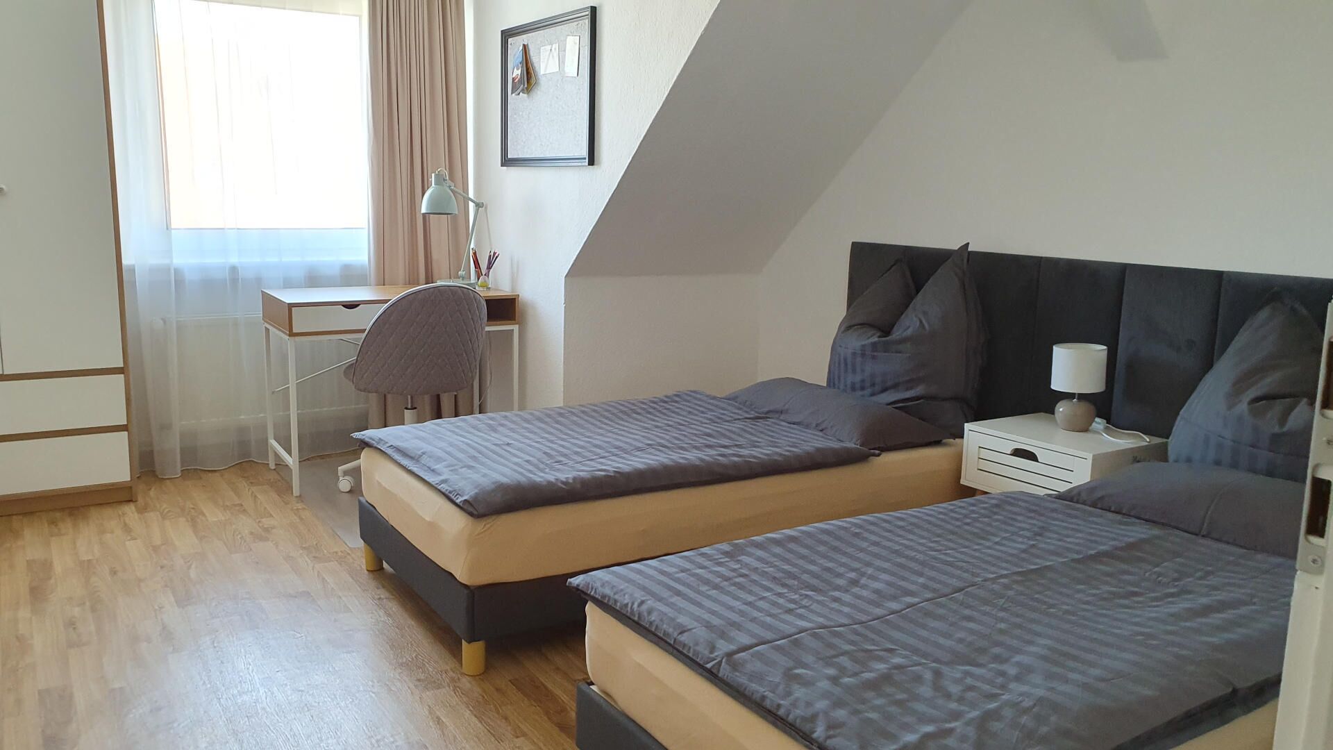 2 bedrooms, desk, iron/ironing board, travel crib