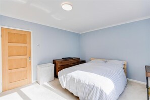 2 soverom, wi-fi og sengetøy