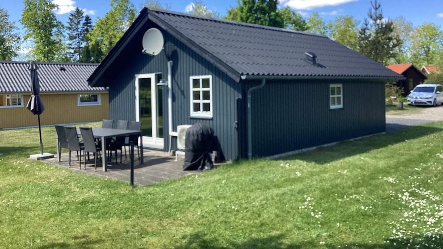 6 Person Holiday Home in Hovborg