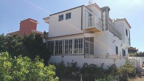 Exterior - HOLIDAY HOME EMBLEM (El Roque)