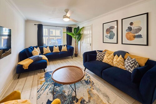 Host Stay Blueberry House