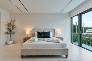 4 chambres, fer et planche à repasser, lit parapluie, Wi-Fi gratuit
