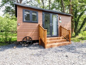 Exterior detail - Shepherds Hut 2 (Preston)