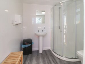 Cottage | Bathroom - Butterfly Hut 2 (Preston)