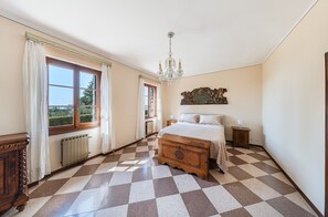 4 Schlafzimmer, Bügeleisen/Bügelbrett, kostenloses WLAN, Bettwäsche