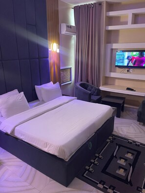 Economy Studio, City View | Desk, laptop workspace, free WiFi - DE ROSS HOTEL & SUITES (Uyo)