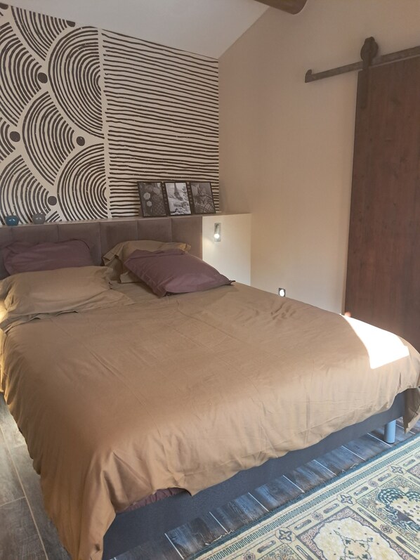 1 chambre, fer et planche à repasser, Wi-Fi, draps fournis