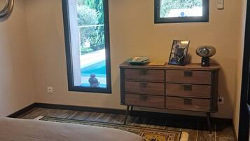 1 slaapkamer, een strijkplank/strijkijzer, wifi, beddengoed