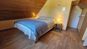 2 slaapkamers, een bureau, gratis wifi, beddengoed