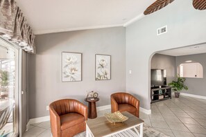 House (3 Bedrooms) | Interior