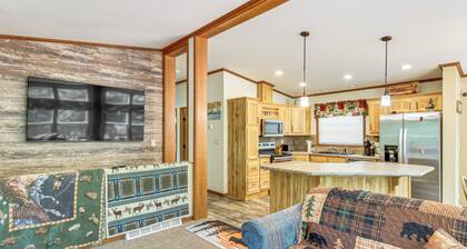 'woman Lake Chain Retreat' w/ Deck & Dock!