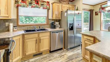 House (2 Bedrooms) | Interior
