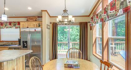 Lakefront Retreat w/ Deck & Dock in Hackensack!