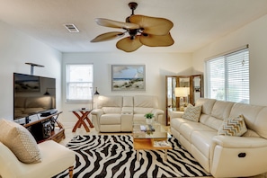 House (3 Bedrooms) | Front of property