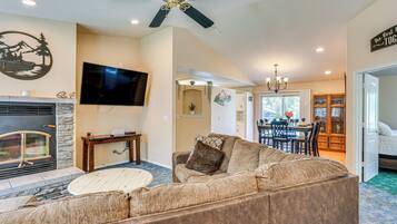 House (3 Bedrooms) | Interior
