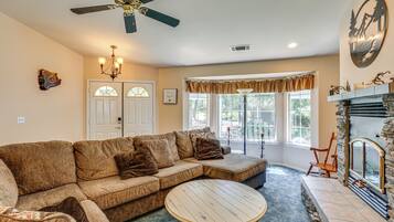 House (3 Bedrooms) | Interior