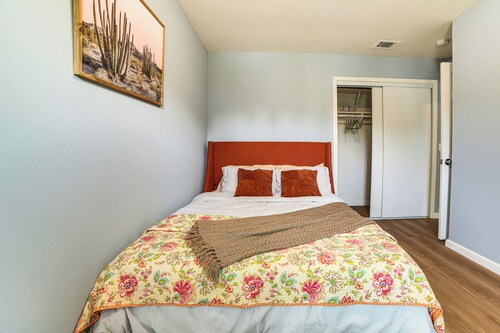 Golf, Swim, Relax: Family Retreat in Corona!