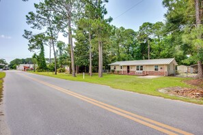 House (3 Bedrooms) | Interior - Fish, Relax & Repeat: Home w/ Yard in Eastpoint! (Eastpoint)