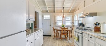Dock + Kayak: Lakefront Gem on Saratoga Lake
