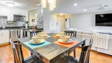 ์ํํธ (3 Bedrooms) | ๋ด๋ถ