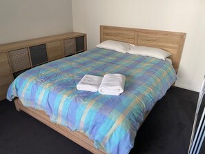 Iron/ironing board, free WiFi - Canning Vale Family Accommodation (Canning Vale)