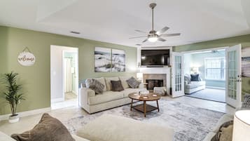 House (3 Bedrooms) | Depan hartanah