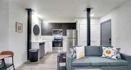 < 1 Mi to Wayne State University: Modern Apartment