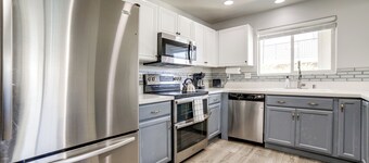 3 Mi to Dtwn: Gated Condo w/ Patio in Reno!