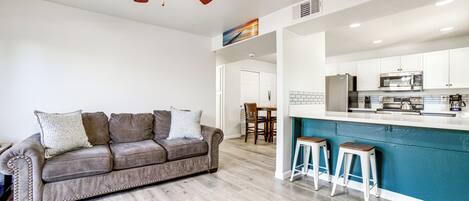 Apartment (2 Bedrooms) | Front of property