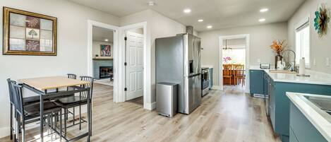 House (4 Bedrooms) | Interior