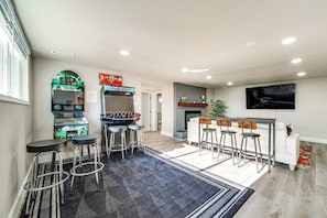 Interior - 3 Mi to Dtwn: Family Home w/ Garden & EV Charger (Yakima)